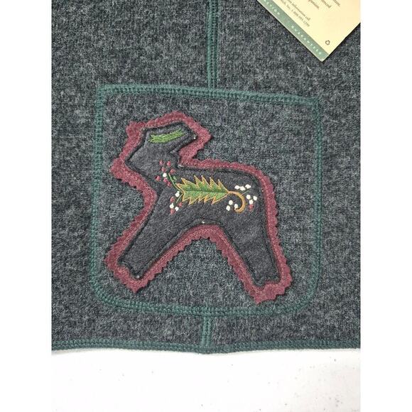 NWT Woolrich 100% Lambs Wool Charcoal Vest Bear & Deer Applique Women Sz M - Picture 6 of 10